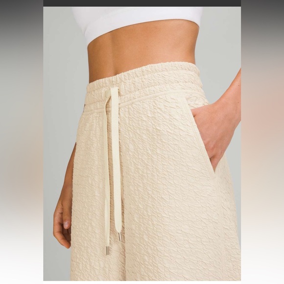 Lululemon Athletica Ripped Wide Leg Super Highwaist Crop Pant Women’s 10 - Picture 2 of 11